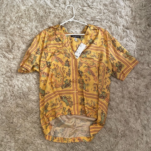 urban outfitters yellow button down Florida vacation tourist shirt - size medium
